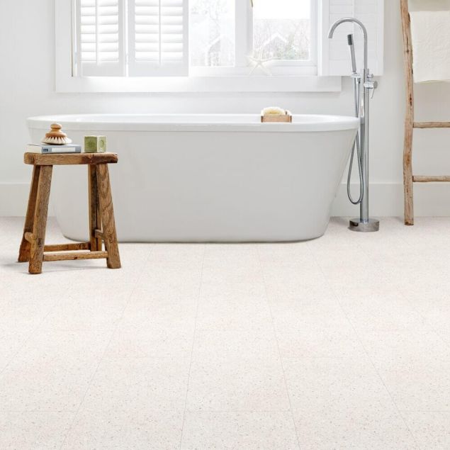Orla - Sibar Dryback bathroom